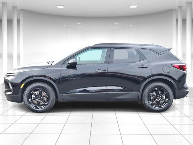Used 2025 Chevrolet Blazer LT w/ Midnight/Sport Edition image 2