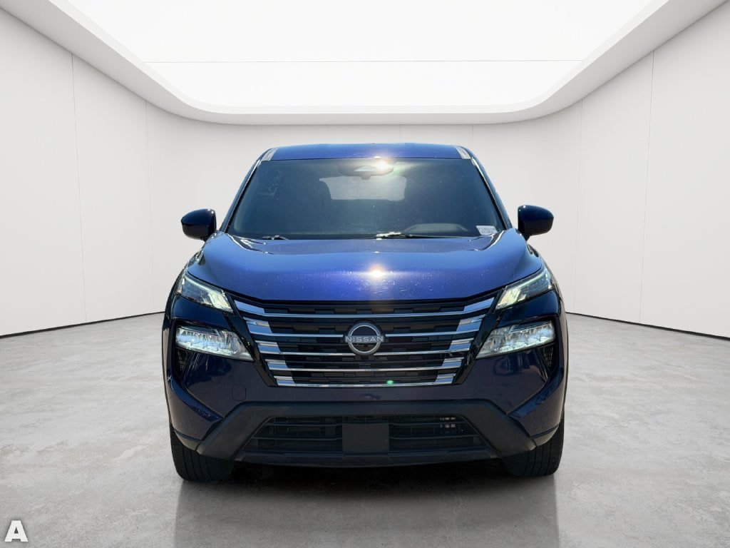 Used 2025 Nissan Rogue SV FWD image 9