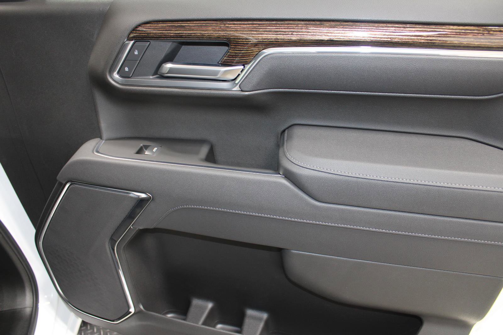 New 2025 GMC Sierra 1500 Elevation image 21
