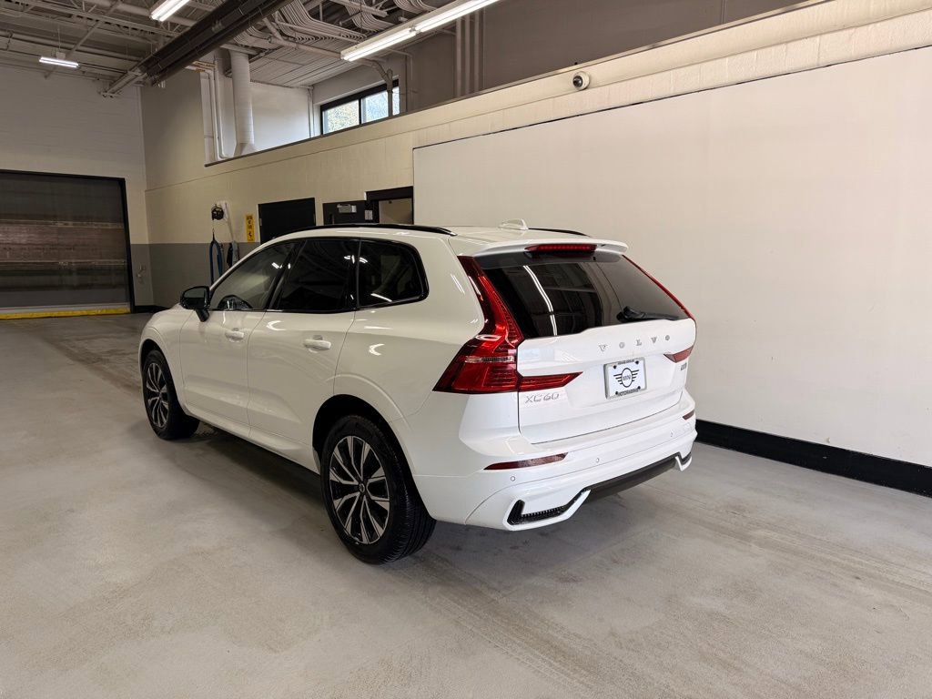 Used 2025 Volvo XC60 B5 Core w/ Climate Package image 3