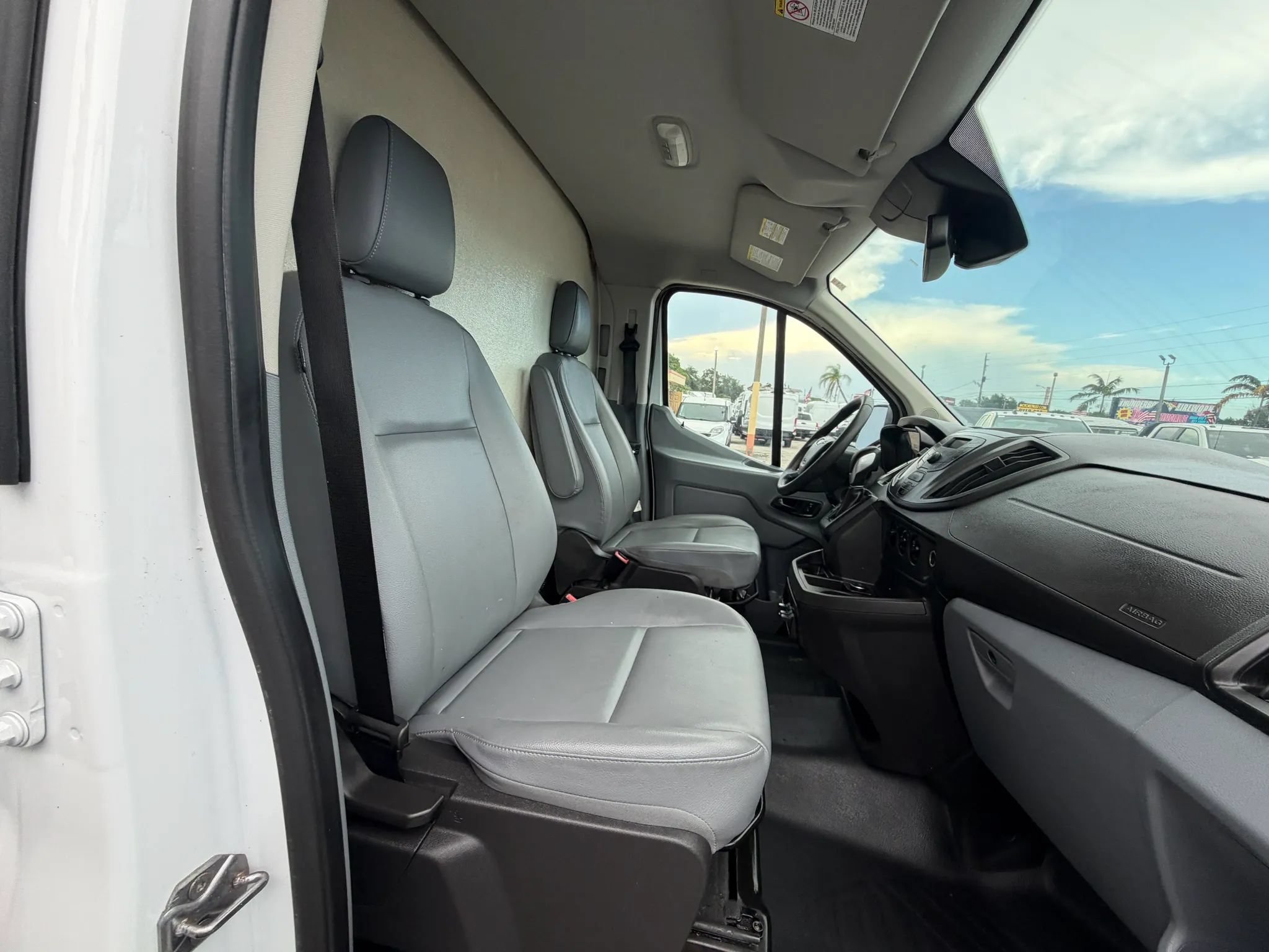 Used 2019 Ford Transit 150 130 Low Roof RWD image 21