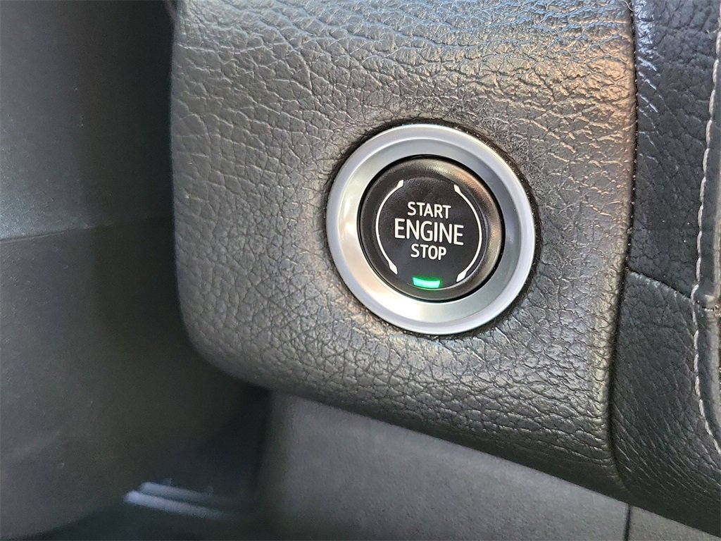 Used 2021 GMC Yukon XL Denali image 17