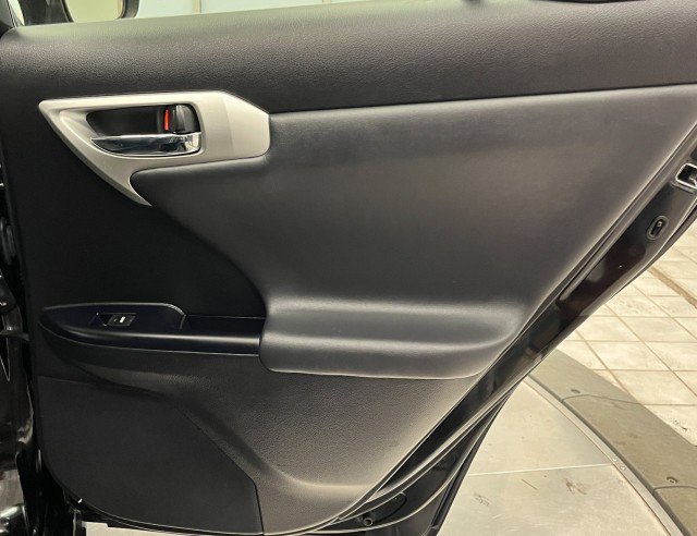 Used 2011 Lexus CT 200h Premium w/ Leather Pkg image 33