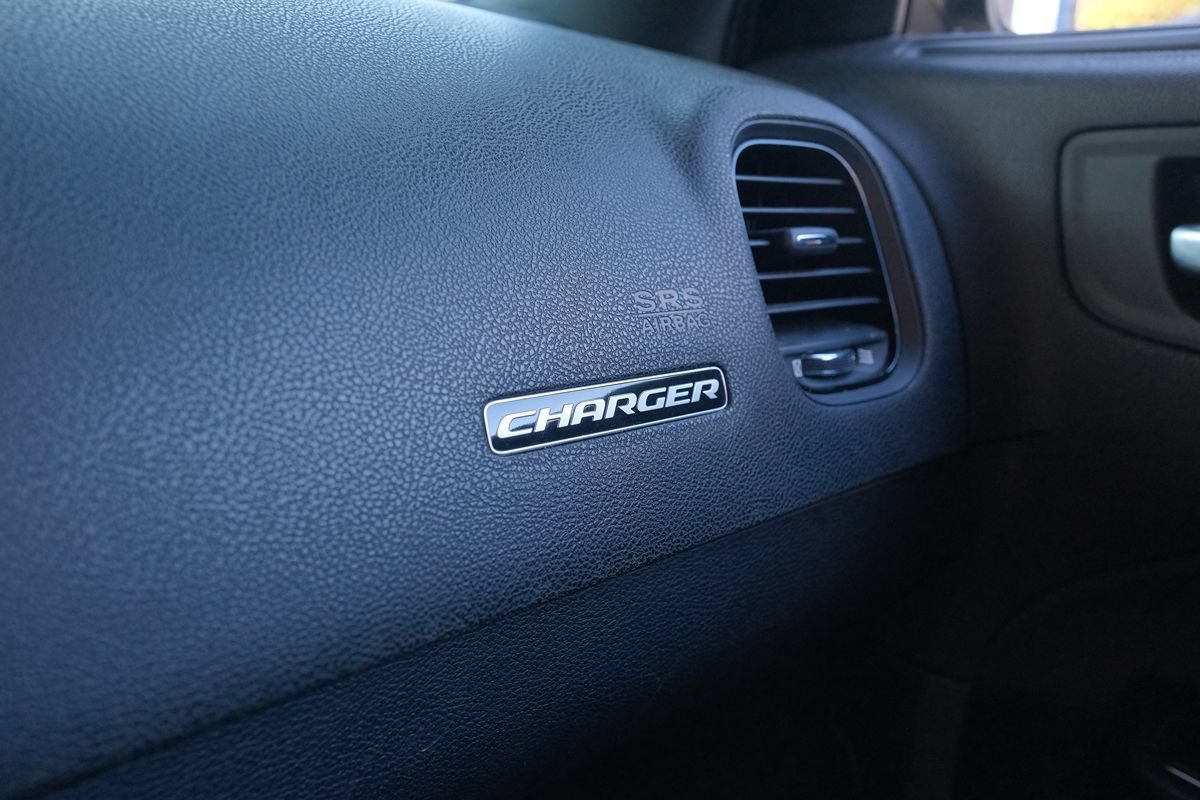 Used 2016 Dodge Charger SE w/ Blacktop Package RWD image 20