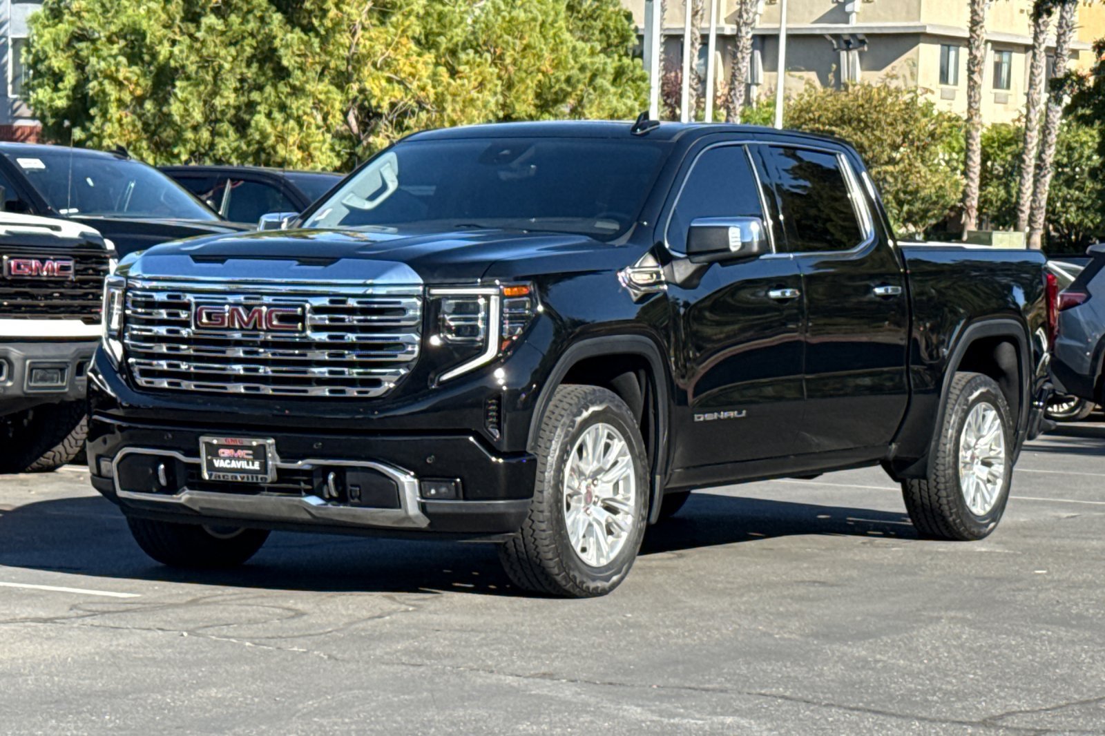 Used 2024 GMC Sierra 1500 Denali w/ Technology Package AWD/4WD image 9