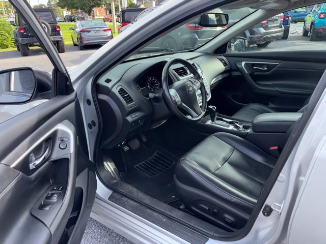 Used 2017 Nissan Altima 2.5 SL w/ 2.5 Technology Package FWD image 12