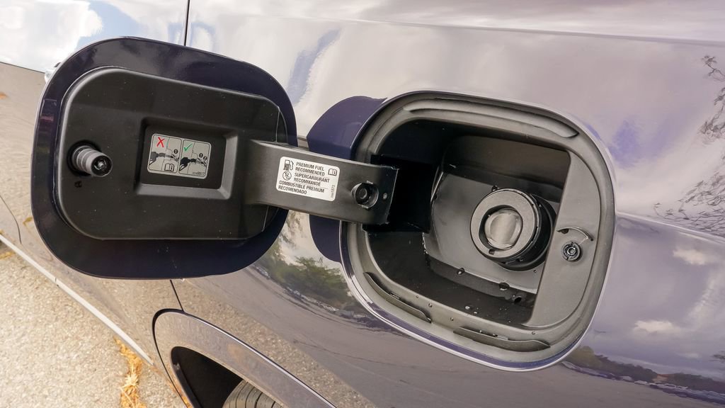 Certified 2025 Cadillac XT6 Luxury image 10