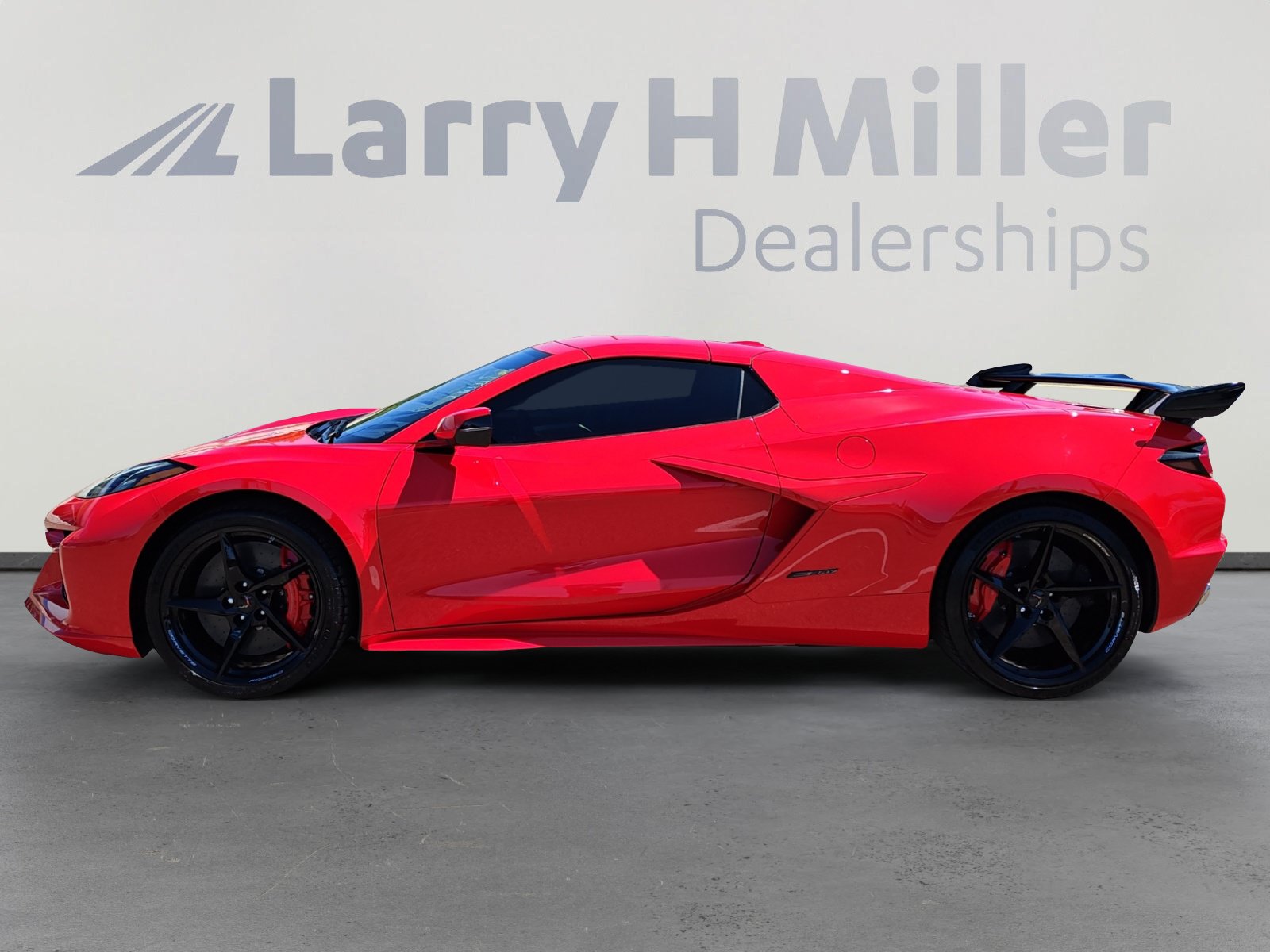New 2026 Chevrolet Corvette E-Ray AWD/4WD image 2