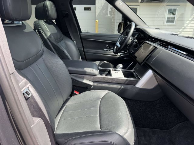 Used 2024 Land Rover Range Rover SE AWD/4WD image 13