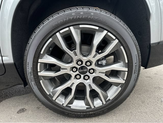 New 2026 GMC Acadia Denali Ultimate w/ LPO, Floor Liner Package AWD/4WD image 17
