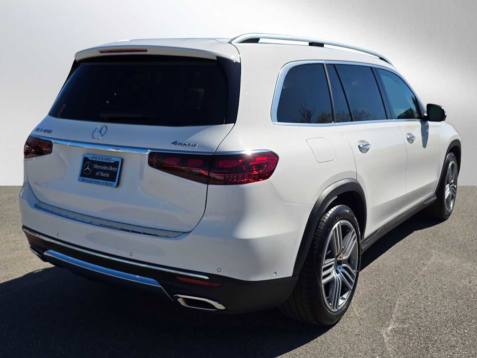 Used 2026 Mercedes-Benz GLS 450 4MATIC image 4
