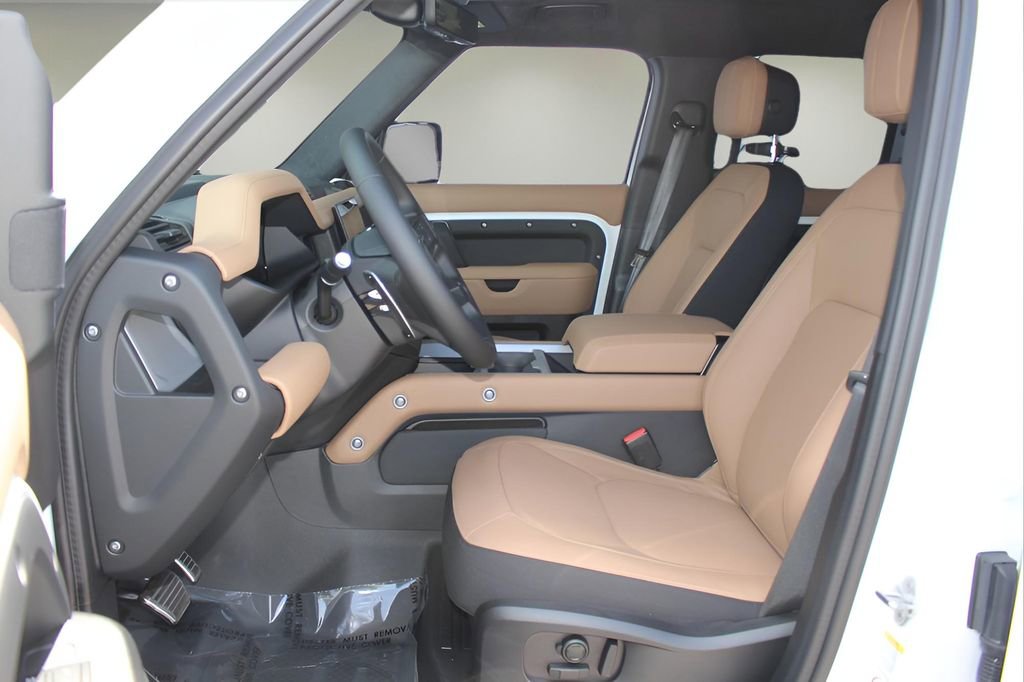 Used 2025 Land Rover Defender 110 V8 image 11