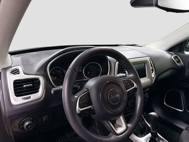 Used 2019 Jeep Compass Sport image 9