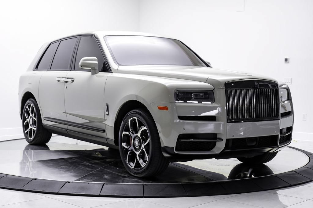 Used 2022 Rolls-Royce Cullinan Black Badge AWD/4WD image 3
