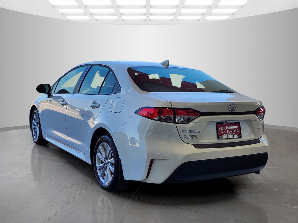 Used 2025 Toyota Corolla LE w/ LE Premium Package image 7