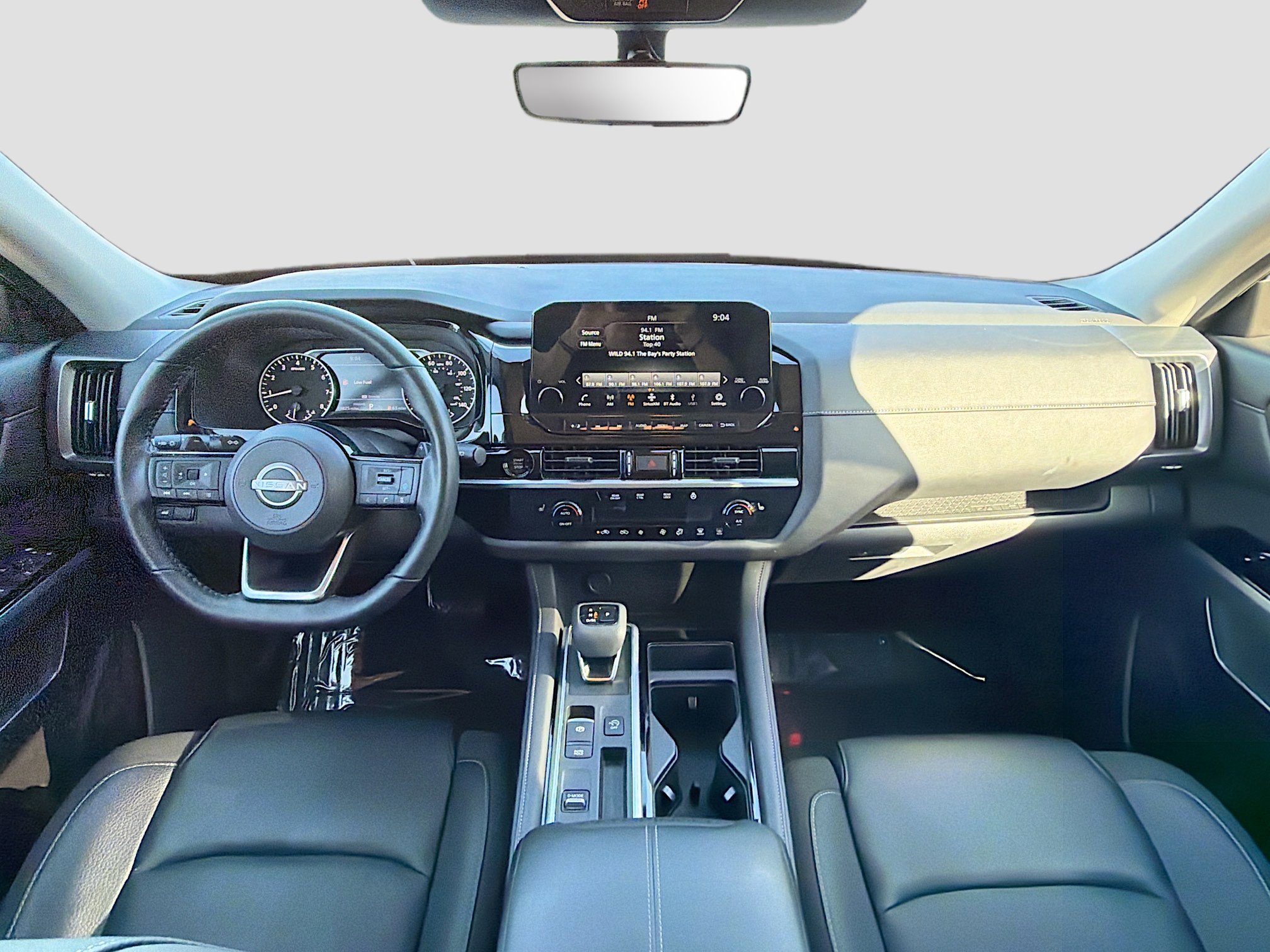Used 2025 Nissan Pathfinder SL FWD image 16