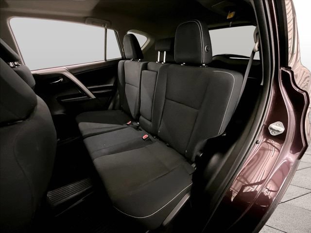 Used 2018 Toyota RAV4 XLE AWD/4WD image 25