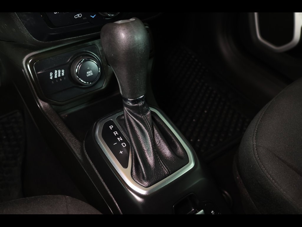 Used 2021 Jeep Renegade Latitude w/ Convenience Group image 27