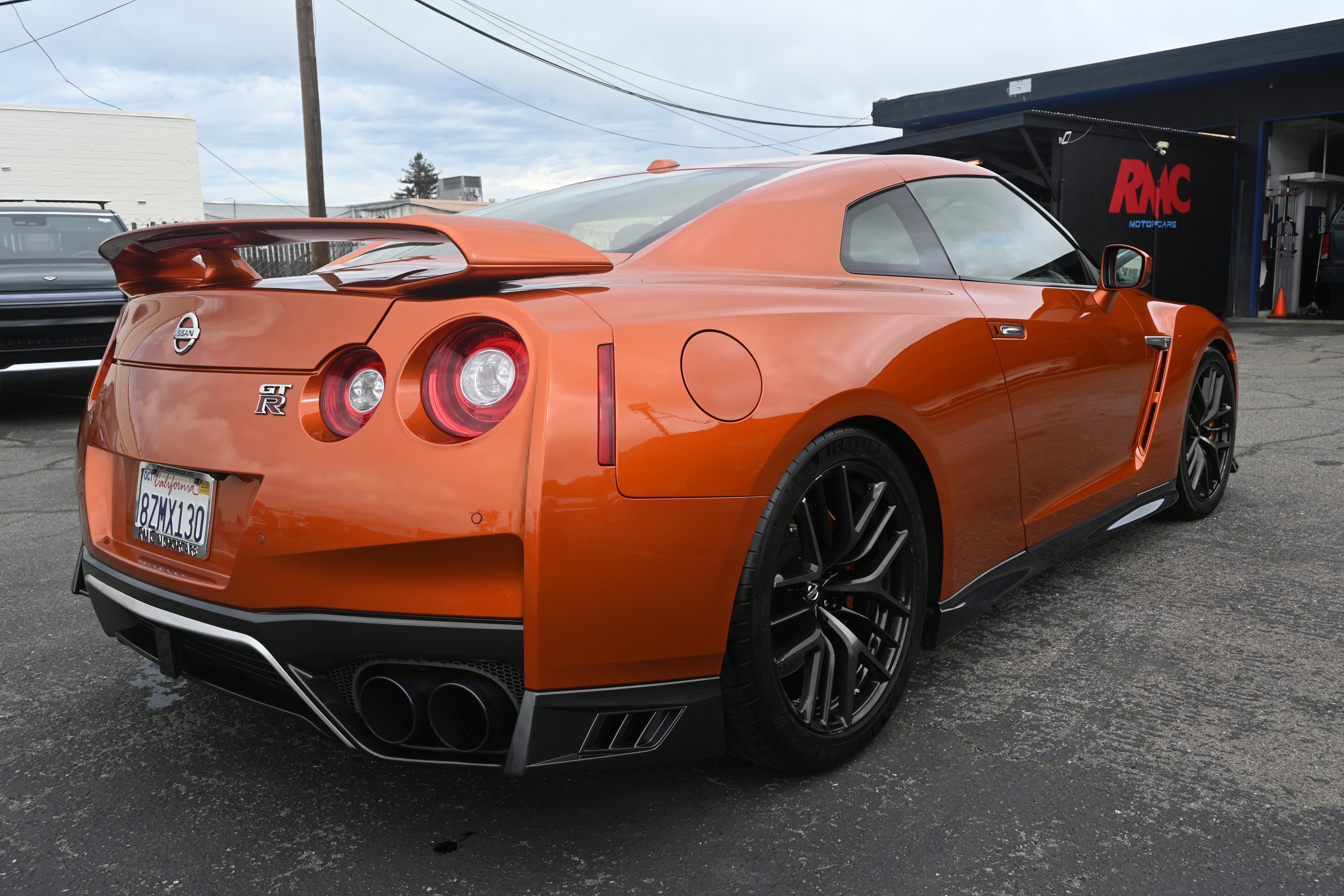 Used 2017 Nissan GT-R Premium image 13