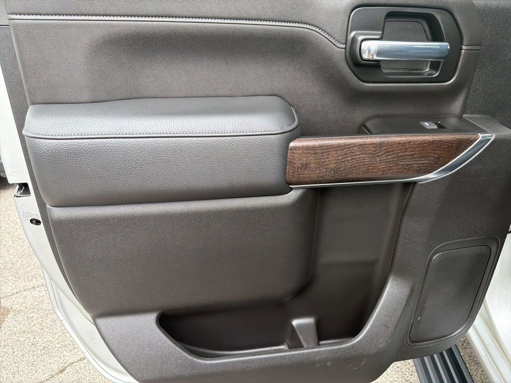 Used 2022 GMC Sierra 3500 Denali w/ Denali Ultimate Package image 14