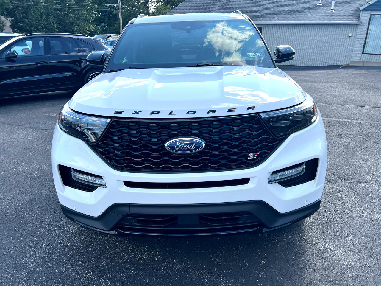 Used 2022 Ford Explorer ST w/ Equipment Group 401A image 2