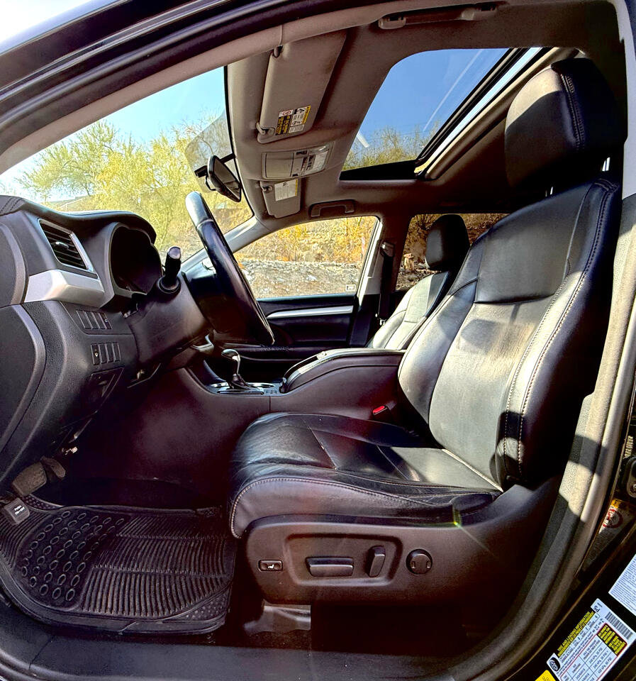 Used 2015 Toyota Highlander XLE image 10