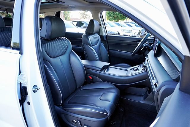 Certified 2023 Hyundai Palisade Limited FWD image 12