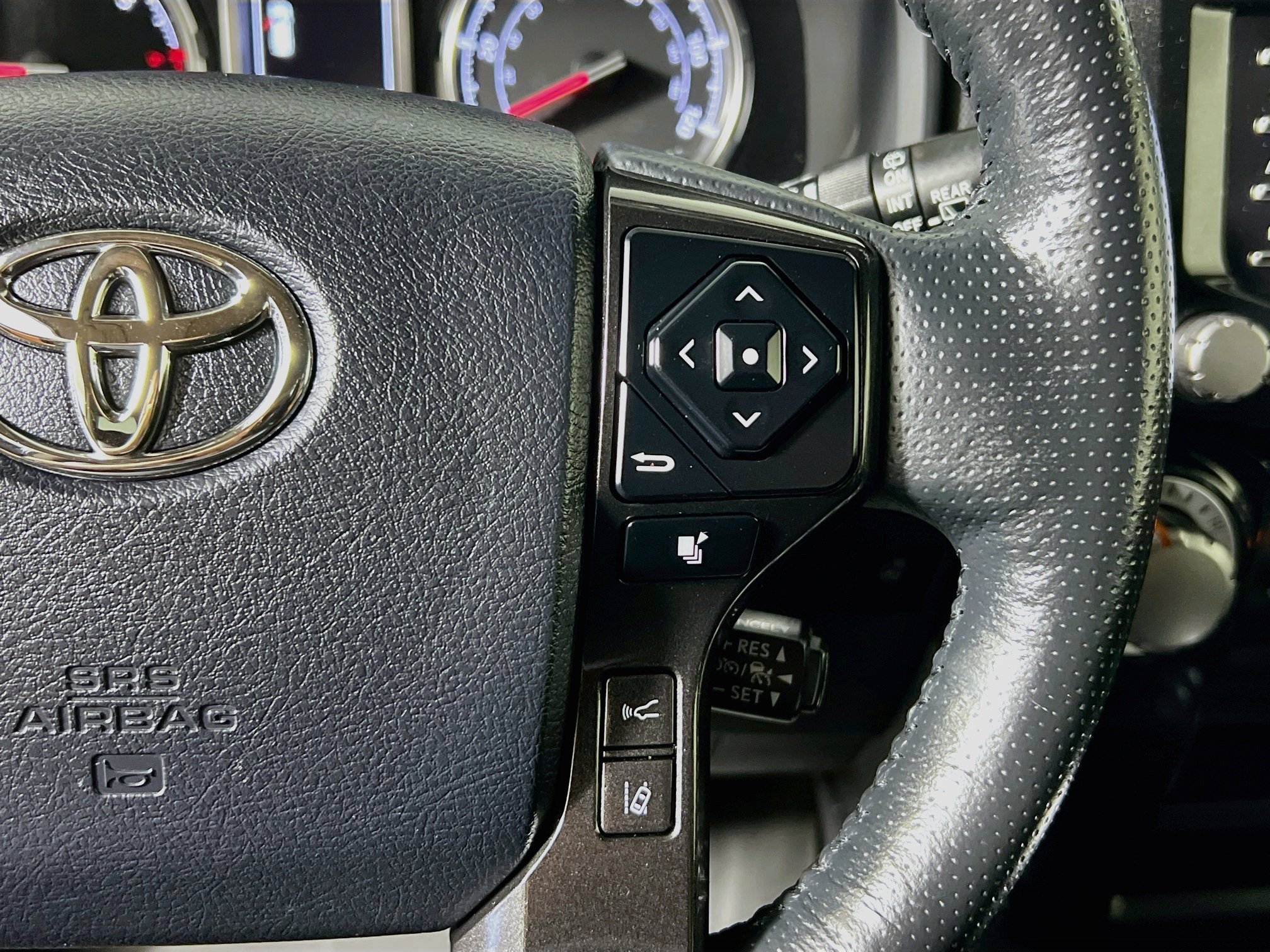 Used 2023 Toyota 4Runner TRD Off-Road Premium w/ Moonroof Package AWD/4WD image 19
