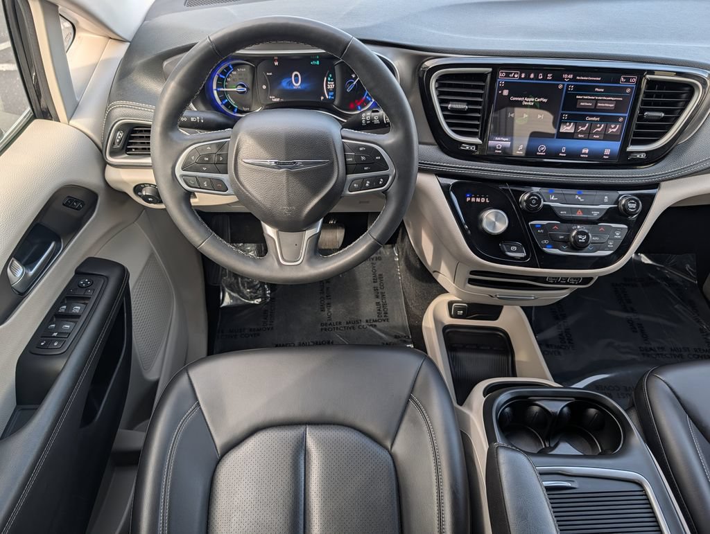 Used 2023 Chrysler Pacifica Touring-L FWD image 17