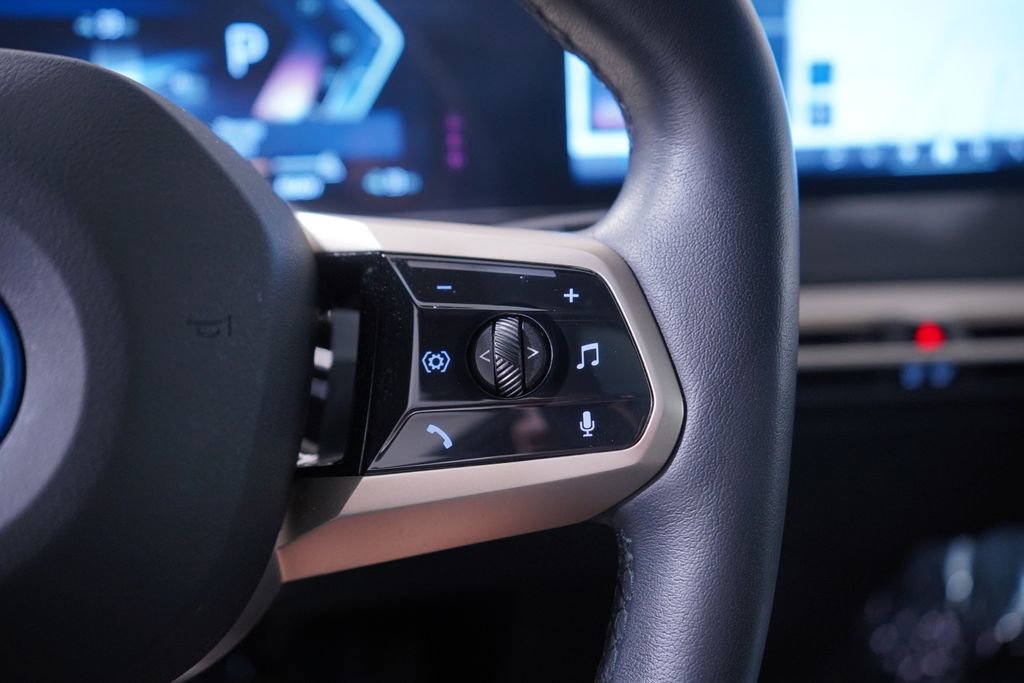 Used 2024 BMW iX xDrive50 image 19