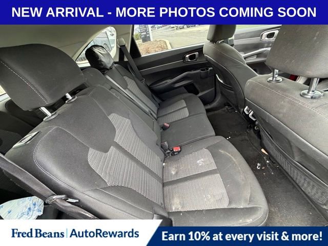 Used 2022 Kia Sorento LX image 11
