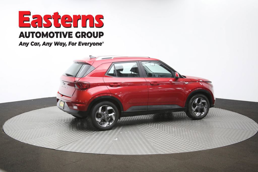 Used 2022 Hyundai Venue Limited image 42