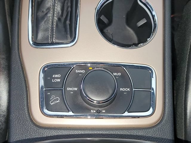 Used 2016 Jeep Grand Cherokee Limited AWD/4WD image 24