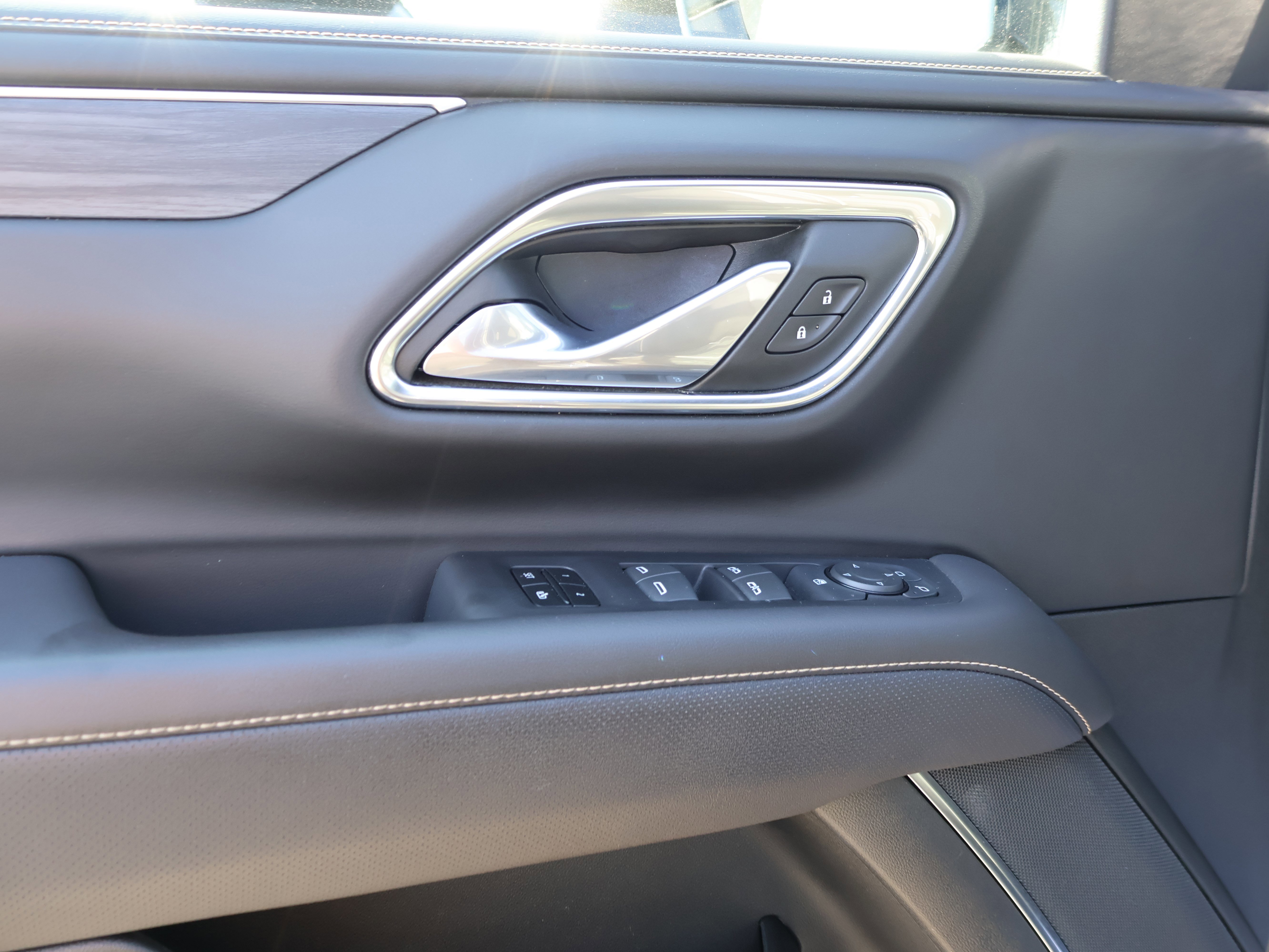 Used 2024 GMC Yukon SLT image 26