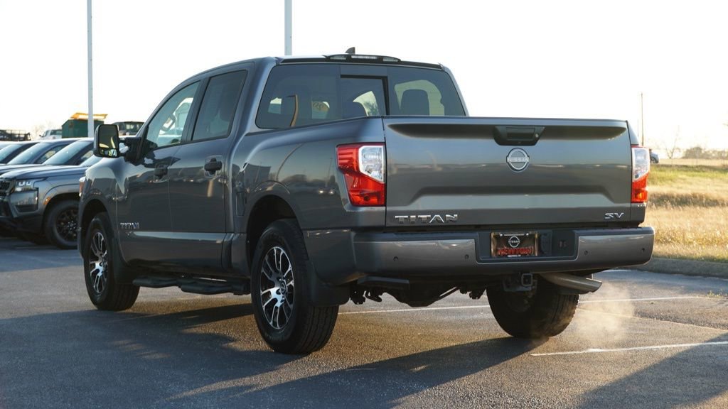 Used 2024 Nissan Titan SV w/ SV Convenience Package image 7