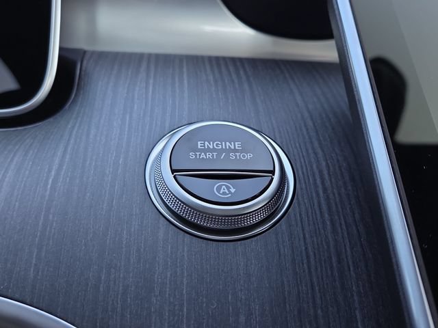 New 2026 Mercedes-Benz C 300 4MATIC Sedan image 11