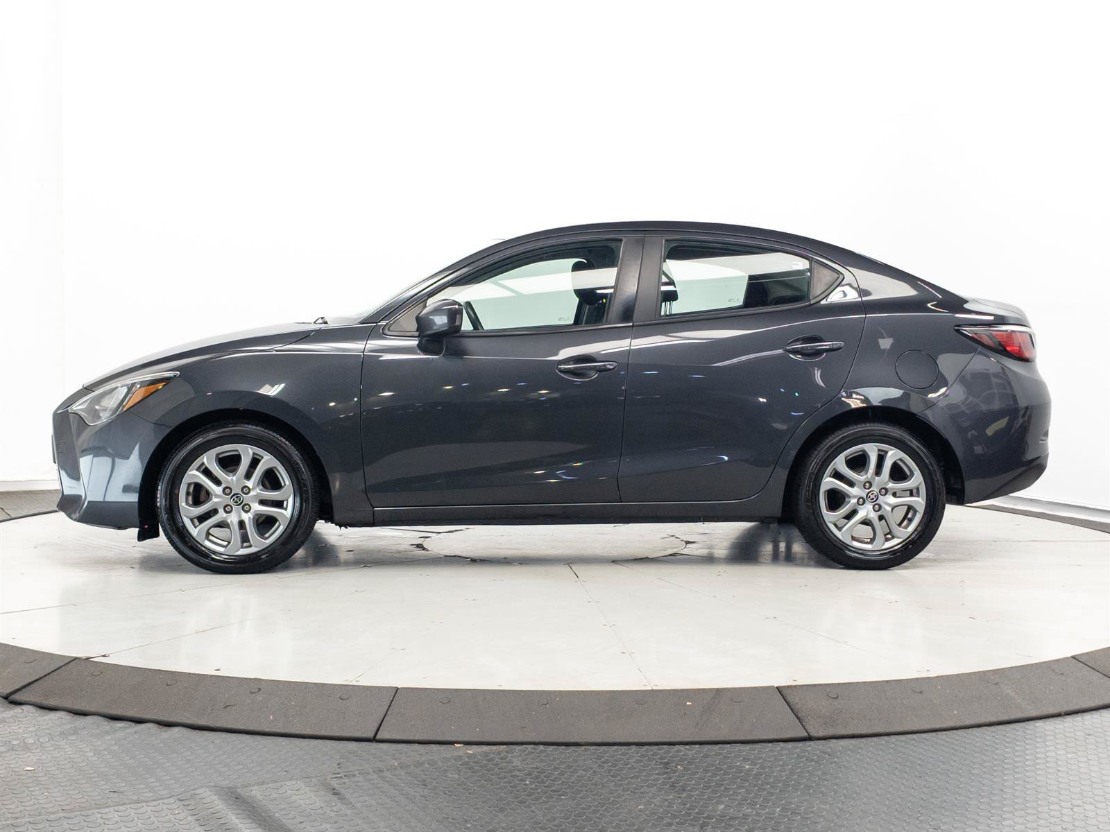 Used 2016 Scion iA FWD image 7