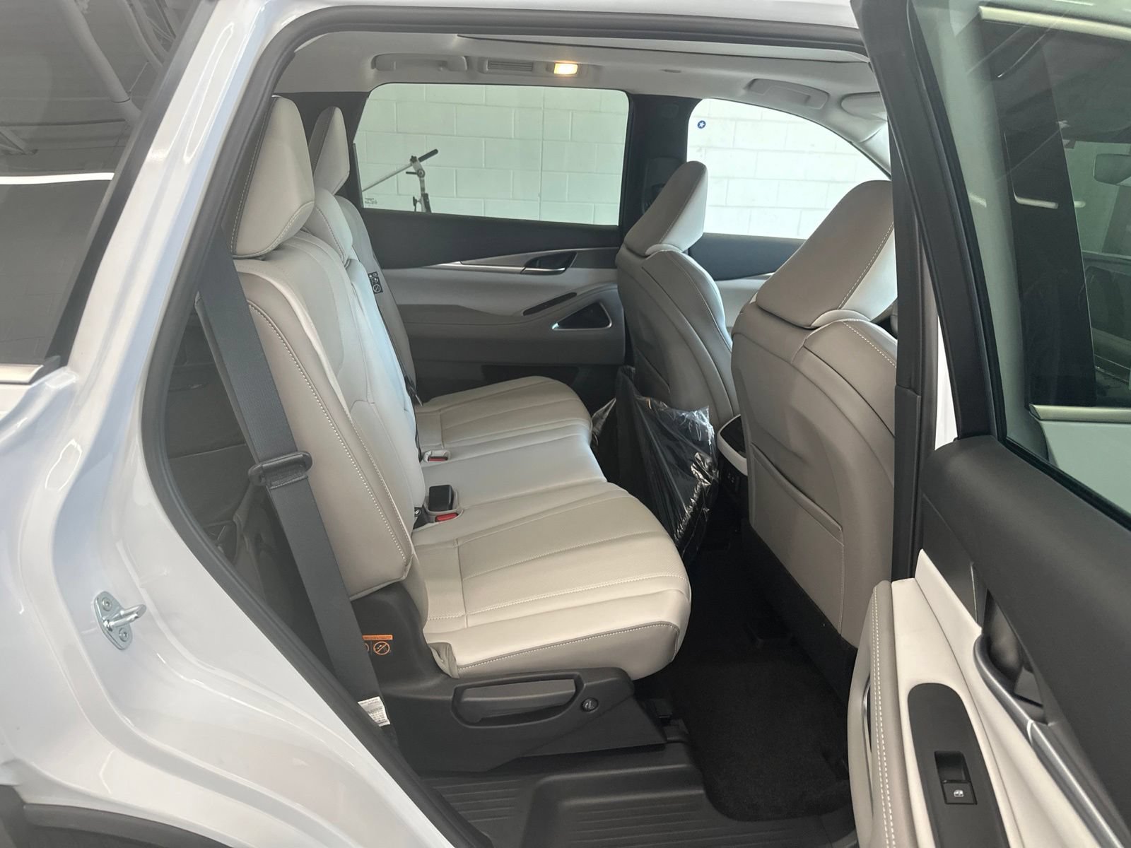 New 2027 INFINITI QX60 Luxe w/ Cargo Package AWD/4WD image 13
