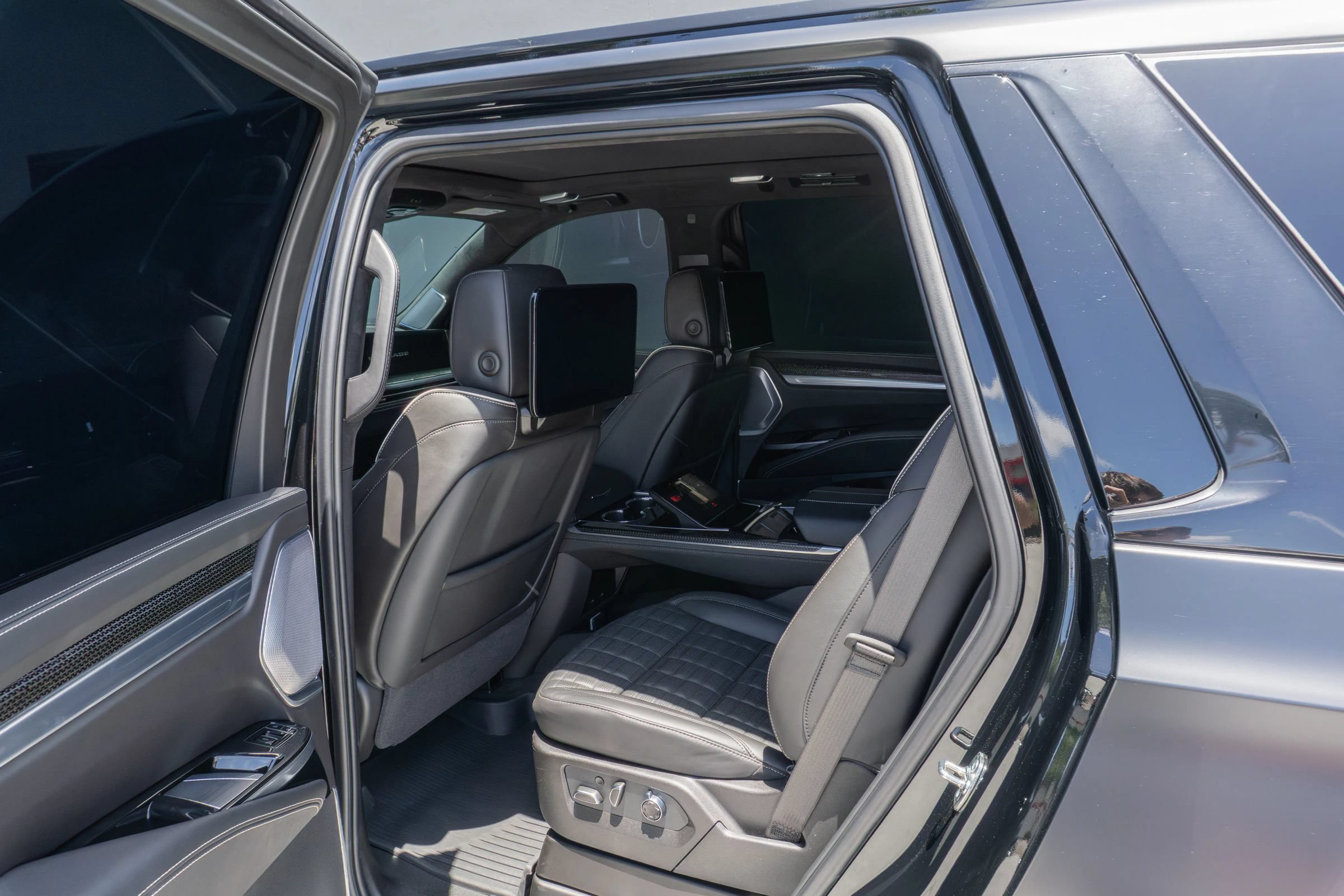 Used 2026 Cadillac Escalade V AWD/4WD image 50