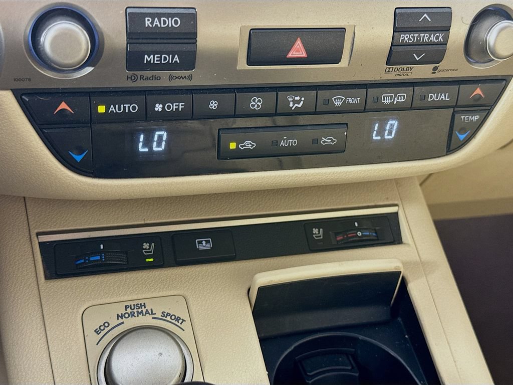 Used 2013 Lexus ES 350 w/ Luxury Pkg FWD image 19
