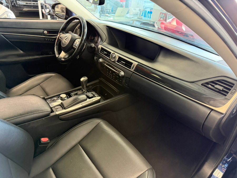 Used 2016 Lexus GS 200t image 31