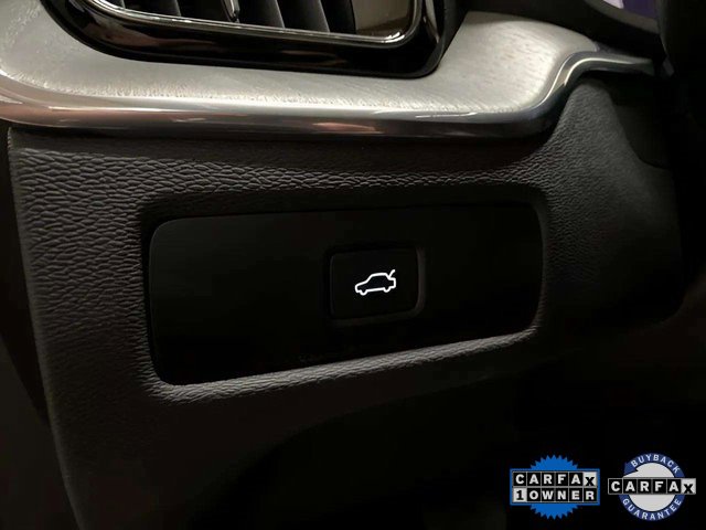 Used 2025 Volvo XC60 B5 Plus image 36