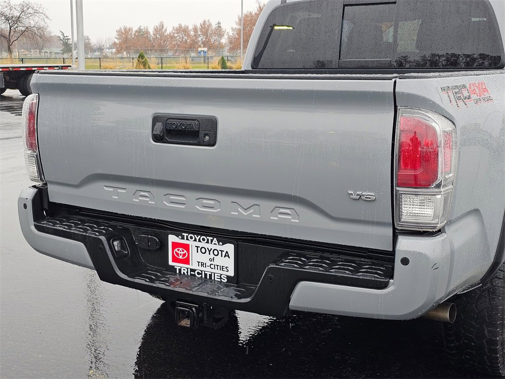 Used 2020 Toyota Tacoma TRD Off-Road w/ Technology Package image 12