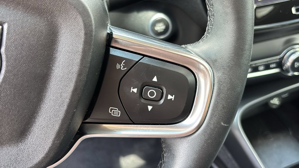 Used 2023 Volvo XC40 B5 Plus w/ Driver Assist Package AWD/4WD image 17