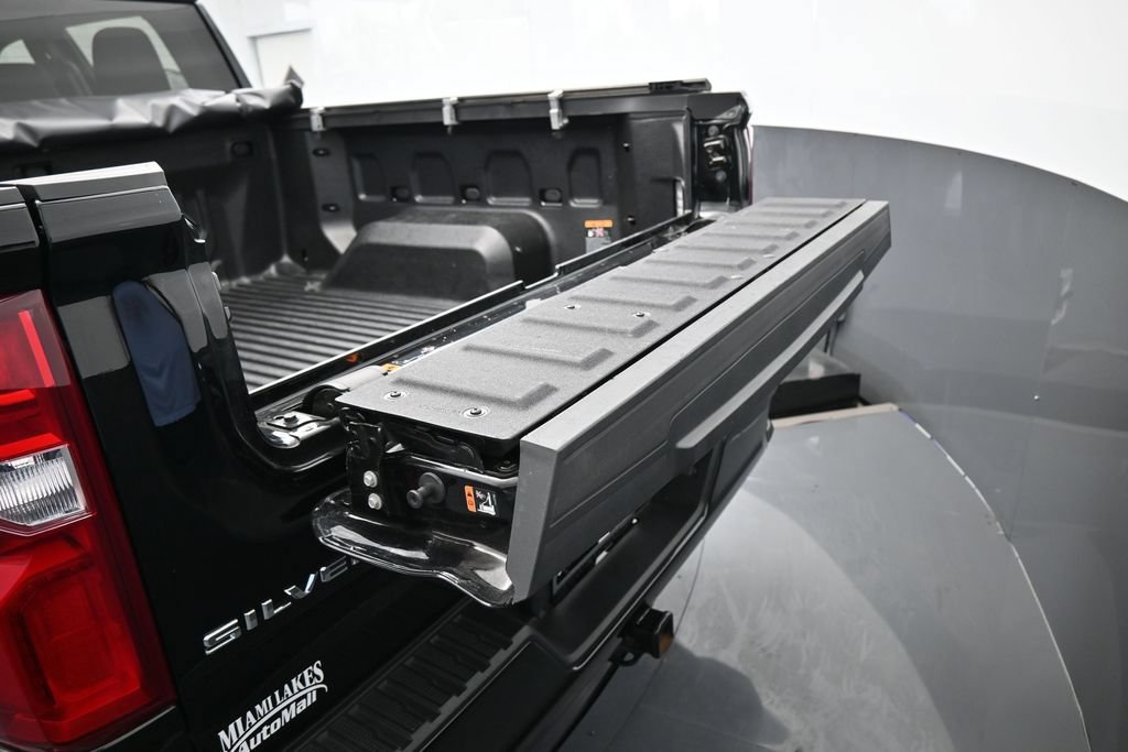 Used 2024 Chevrolet Silverado 1500 RST RWD image 45