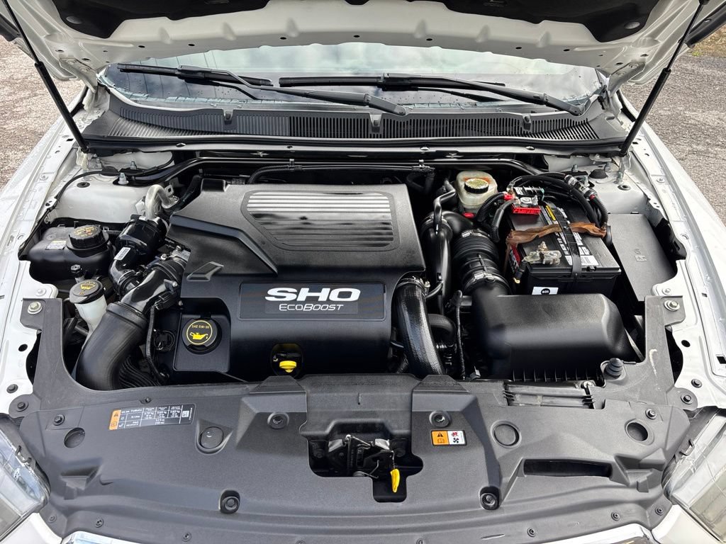 Used 2015 Ford Taurus SHO w/ Equipment Group 401A AWD/4WD image 12