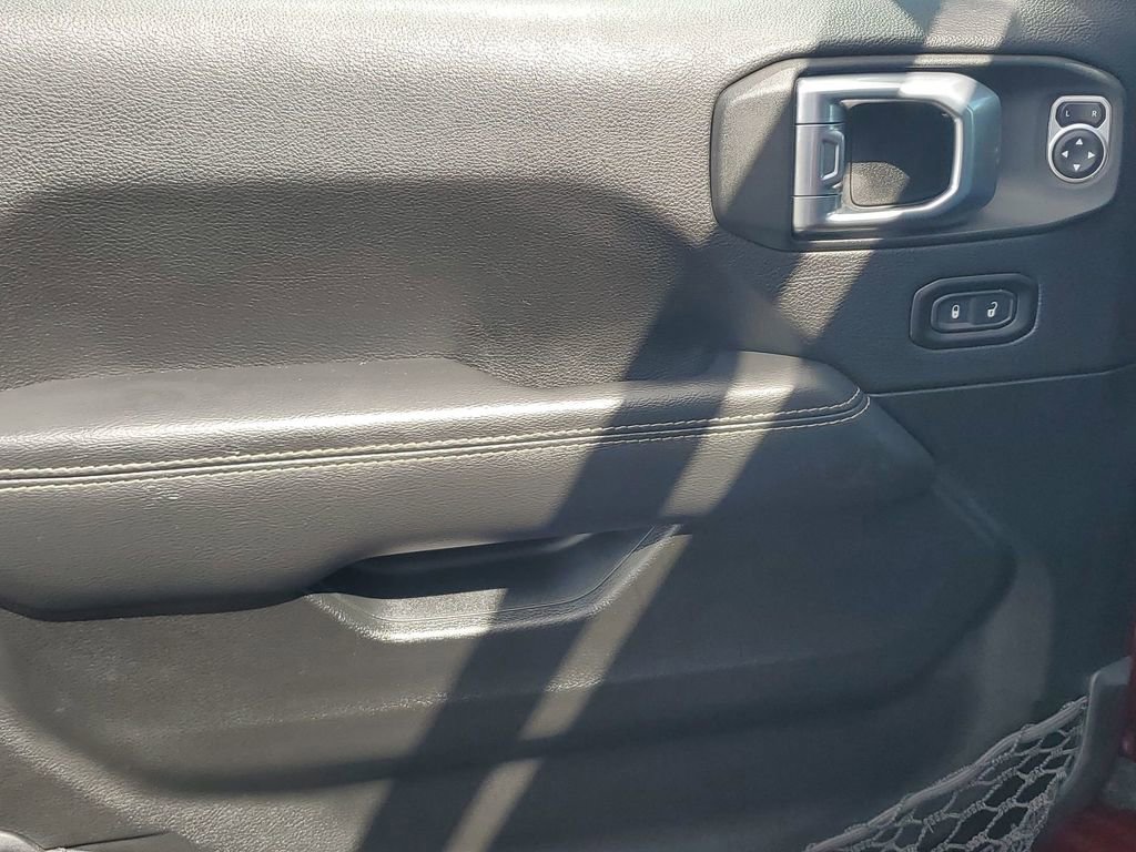 Used 2022 Jeep Wrangler Unlimited Sahara image 41