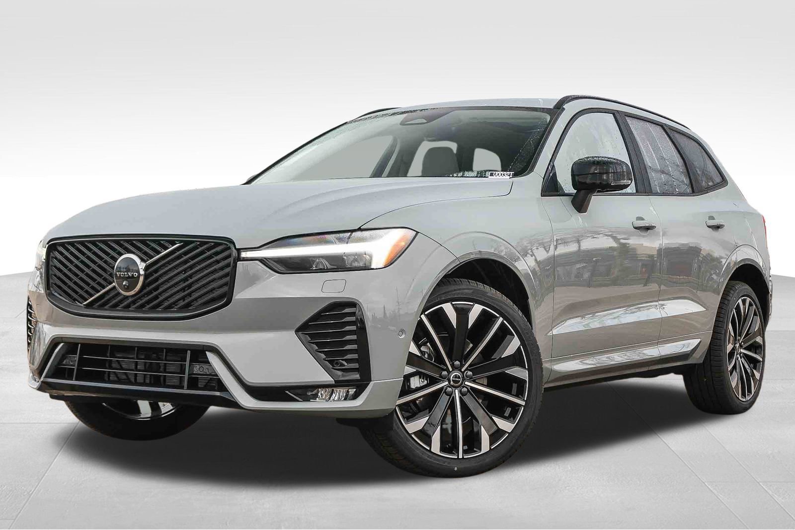 New 2026 Volvo XC60 B5 Ultra w/ Protection Package Premier AWD/4WD image 1