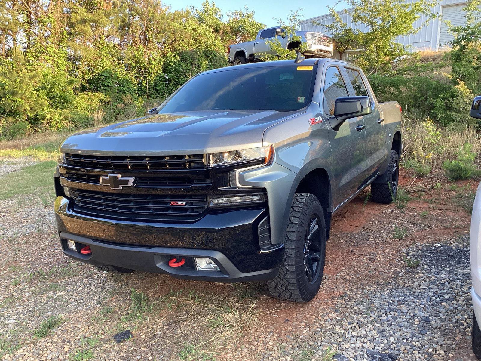 Used 2022 Chevrolet Silverado 1500 LT Trail Boss w/ Bed Protection Package AWD/4WD image 2