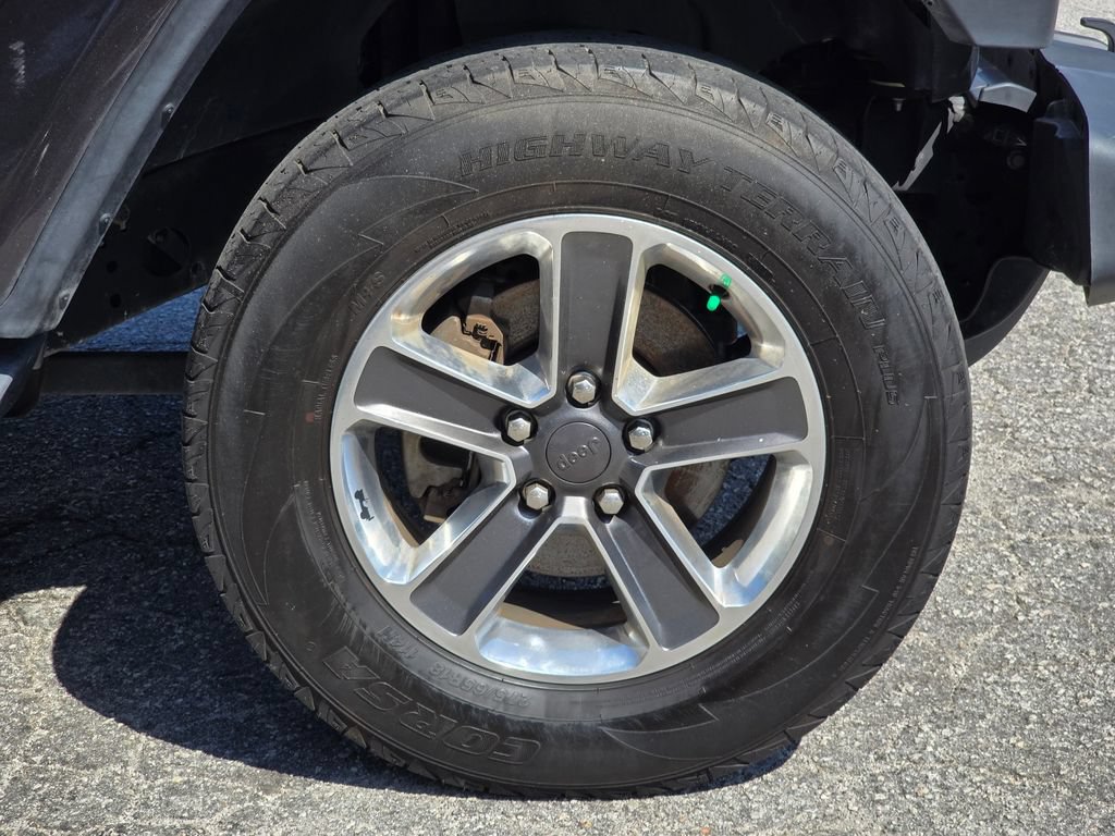 Used 2022 Jeep Wrangler Unlimited Sahara AWD/4WD image 20